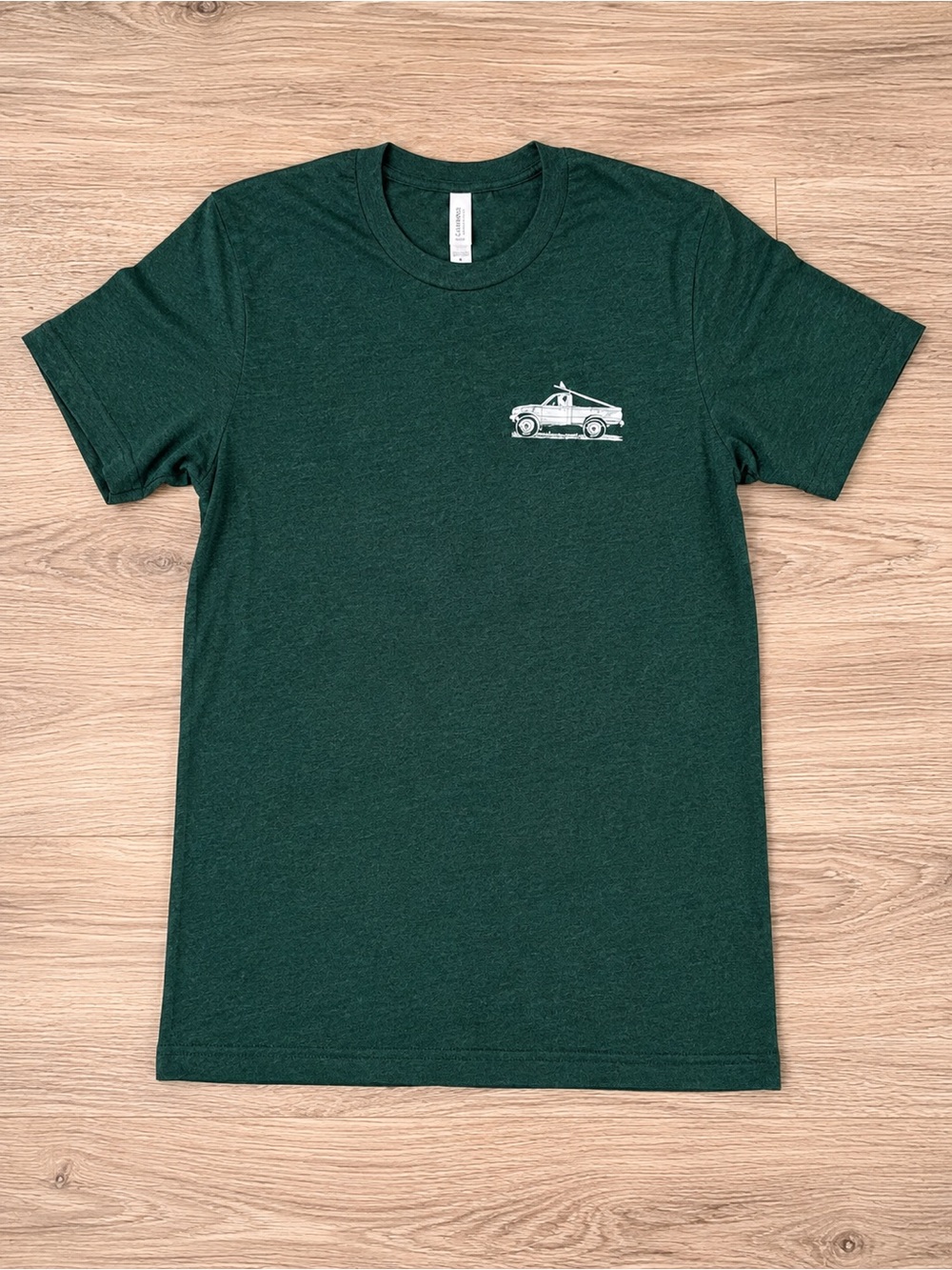 Bella + Canvas Kauai Hawaii Surf Truck Graphic Tee Green Graphic T Shirt Beach M